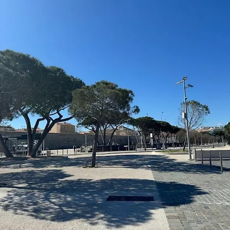 Апартаменти Place Malespine Proche Port Vauban
