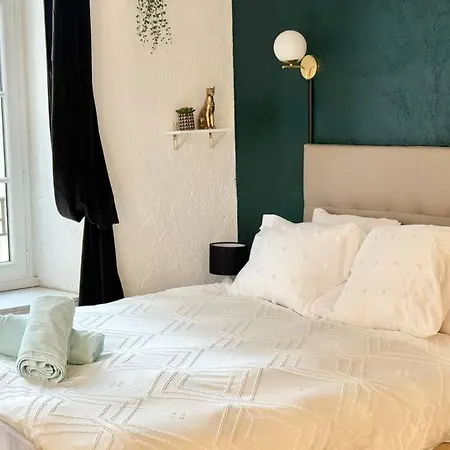 Place Malespine Proche Port Vauban 昂蒂布