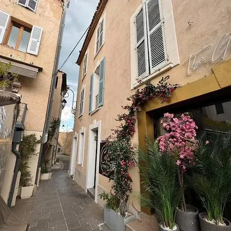 Appartement Place Malespine Proche Port Vauban