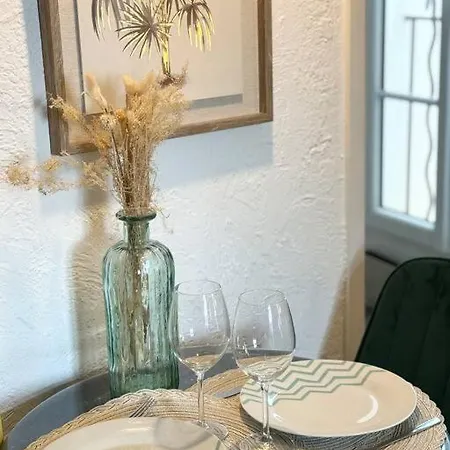 Appartement Place Malespine Proche Port Vauban *