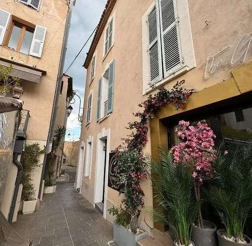 Appartement Place Malespine Proche Port Vauban